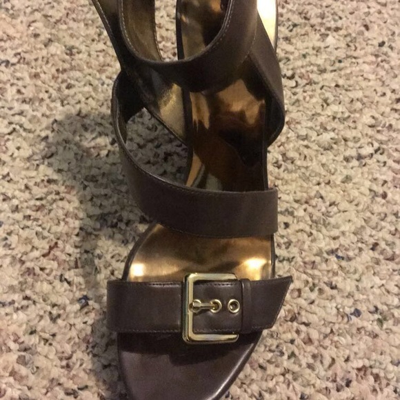 Brown Heels by Guess - Picture 3 of 8